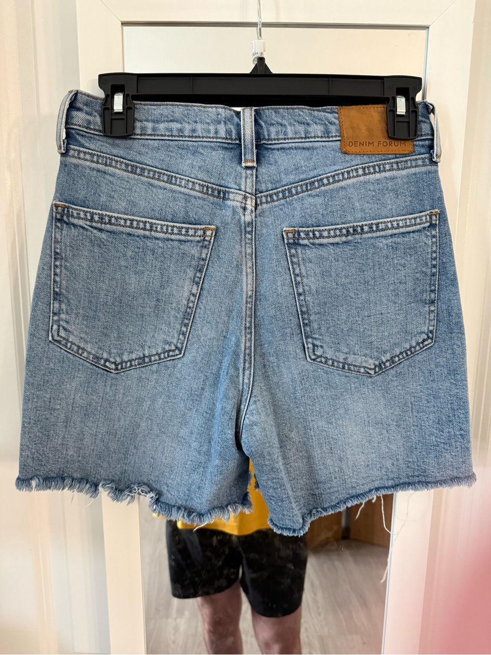 Denim Forum The ’50s Arlo Mid Thigh Denim Shorts High Rise Blue Size 27 - Picture 4 of 6